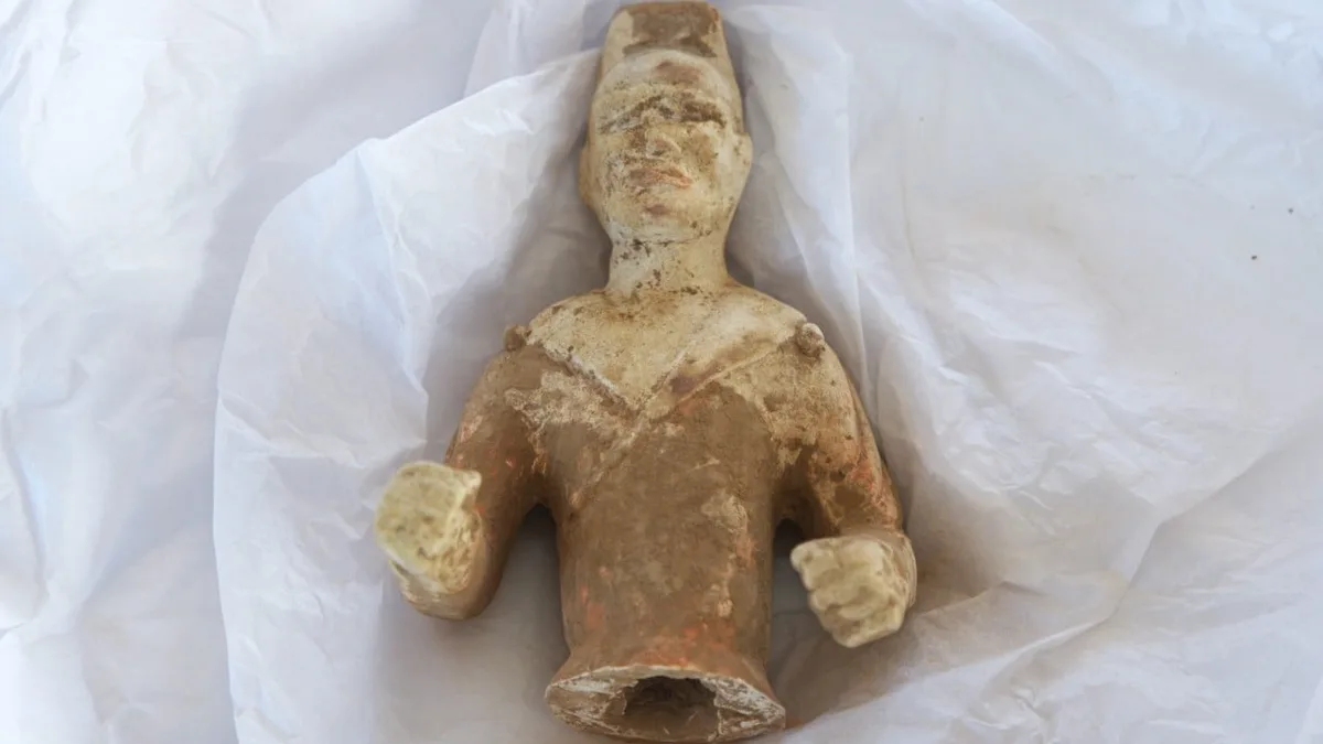 US hands over 64 smuggled artefacts to China in diplomatic push before leaders’ meeting