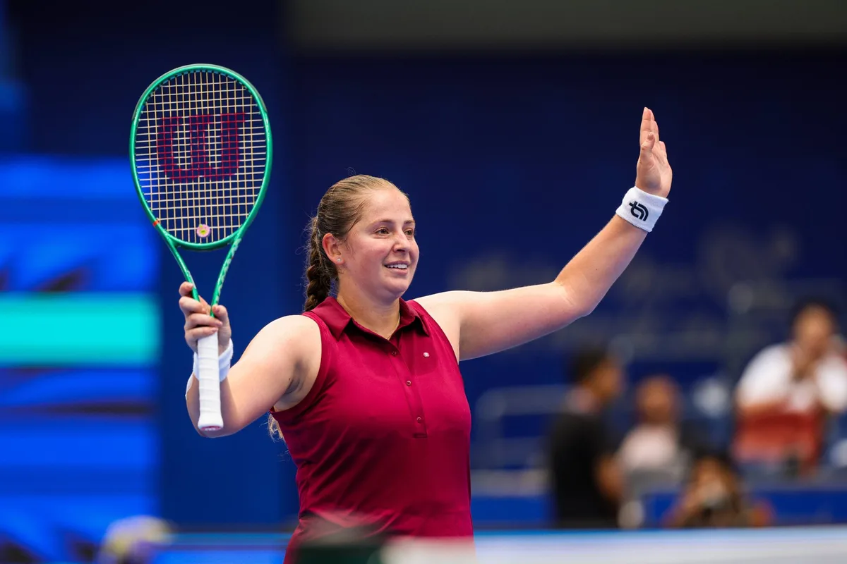 Ostapenko bate outra cabeça de chave e encara surpresa britânica
