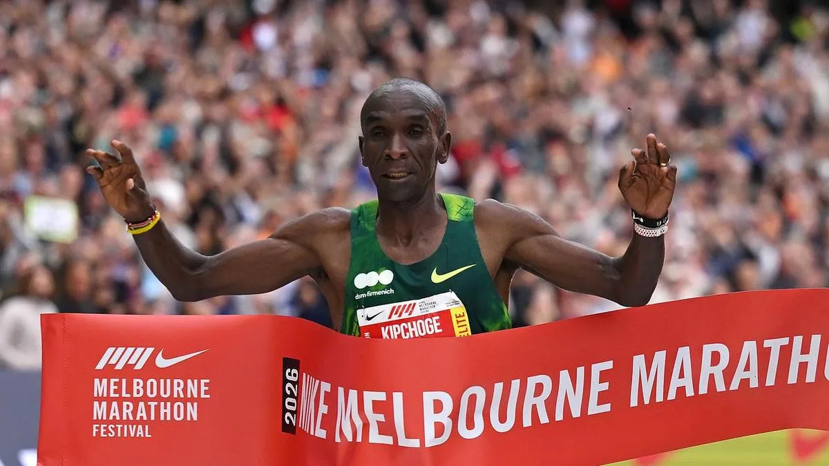 Kipchoge sets race record at Melbourne Marathon
