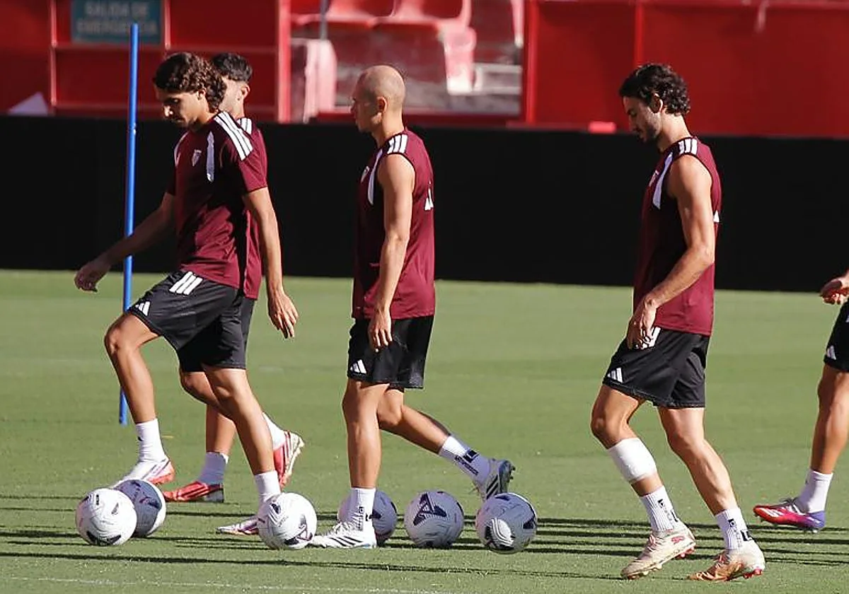 Alineaciones oficiales del Sevilla - Atlético de Madrid de LaLiga EA Sports 2026-2027: onces y banquillo de suplentes