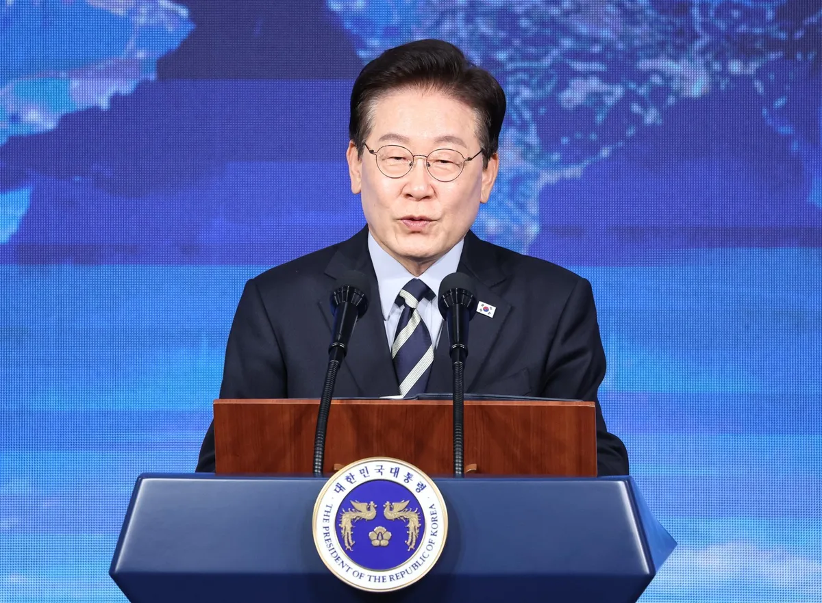 李국정, 긍정 44%·부정평가 49%…“北지뢰 단호 대응” 65%