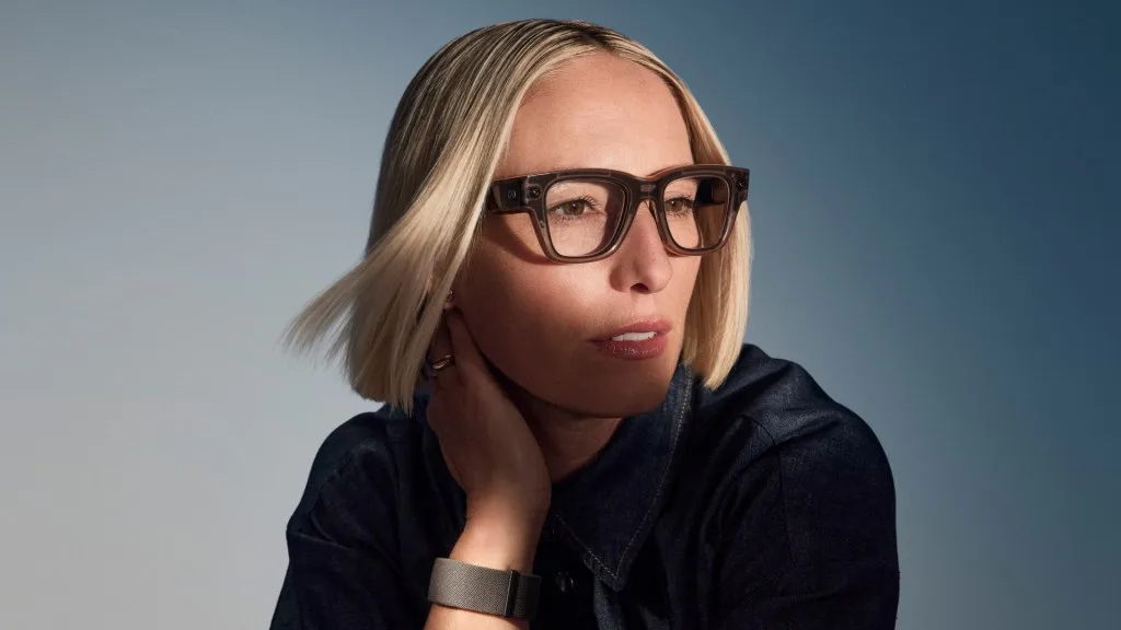 Meta patenta un sistema para que tus Ray-Ban sepan quién eres y qué estás haciendo