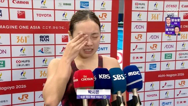 "엄마 보고 싶어요" 19살 박시은, 은메달 따고 눈물 펑펑...'0.12초 차' 2위+韓 신기록 작성에도 "더 자랑스러운 딸 될게"