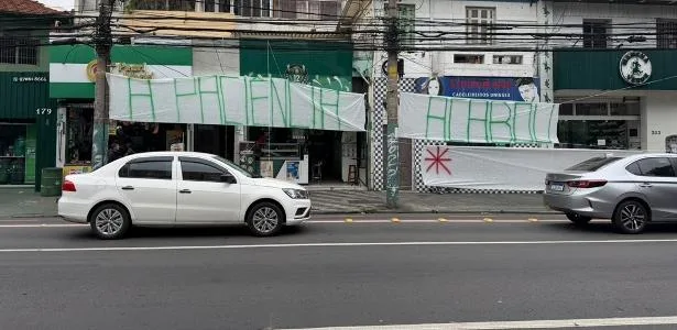 Organizada do Palmeiras dá caneta na imprensa