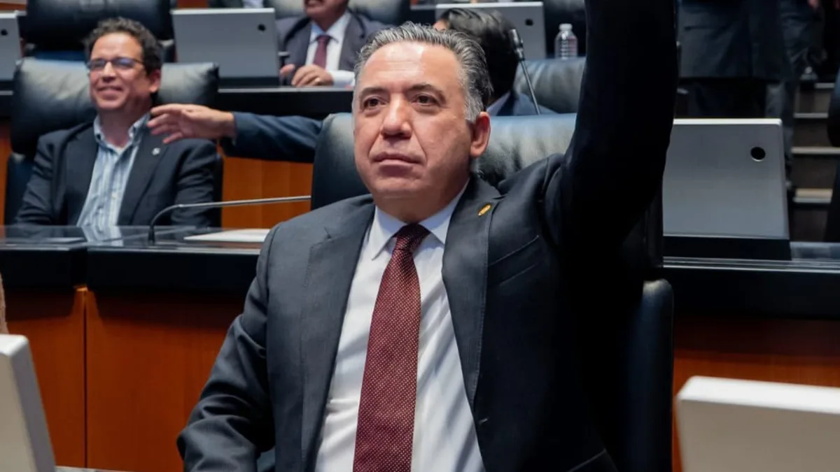 Enrique Inzunza deja Morena y anuncia que ejercerá su cargo de forma independiente