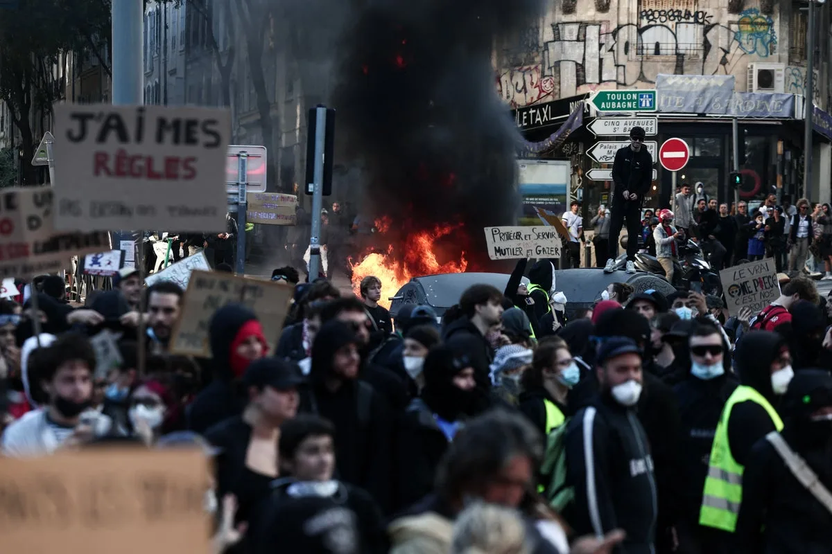 France protests live: Hundreds arrested as protesters storm city hall and set fire to tourist office
