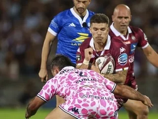 Top 14. Inquiétude pour Matthieu Jalibert, sorti sur blessure lors de Bordeaux-Bègles - Stade Français