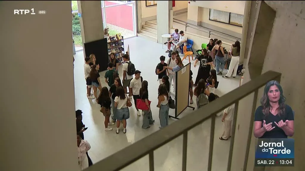 Alunos souberam da colocação no Ensino Superior pelas redes sociais