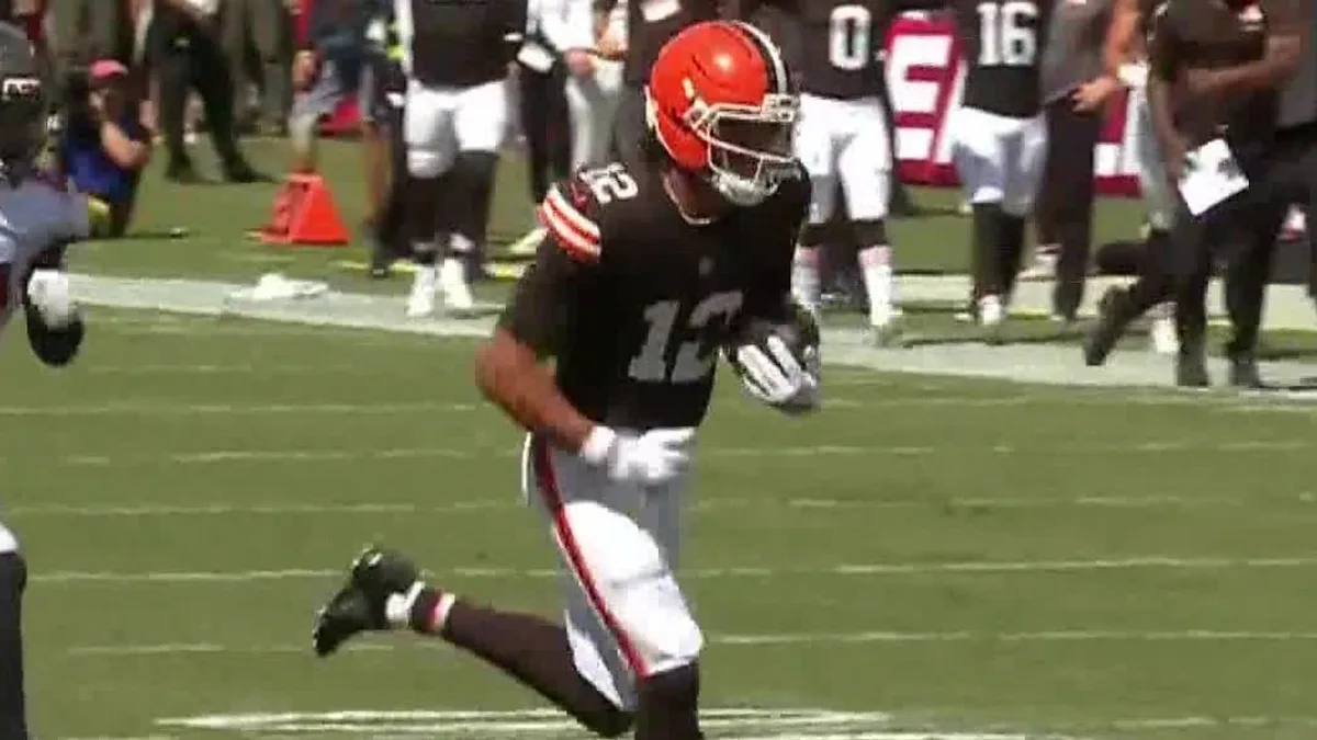 Browns’ Boston shakes off multiple defenders for 55-yard touchdown run