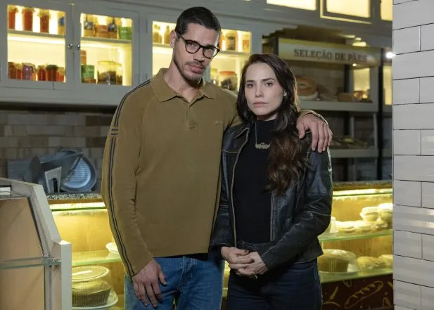 Quem Ama Cuida: Iuri revela que esconde segredo de Adriana Quem Ama Cuida: Iuri revela que esconde segredo de Adriana