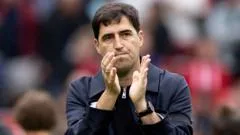 Iraola angry as official's board delays subs before goal