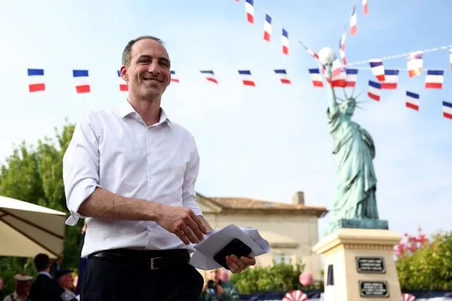 Raphaël Glucksmann, l’“élégant héritier de l’élite mondialisée” qui veut diriger la France