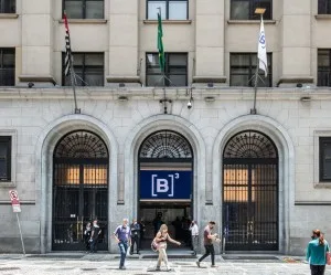 UBS vê continuidade no rali da Bolsa e eleva recomendação antes do 2º turno
