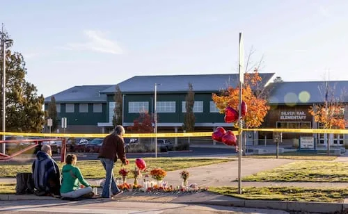 Trump califica de "gran héroe" a hombre que abatió al atacante de escuela en Oregon; "tenía un arma y sabía cómo usarla"