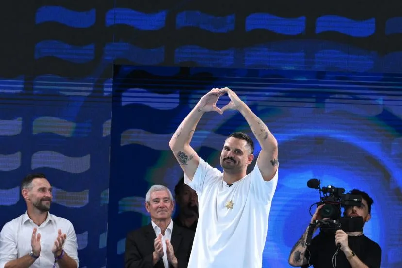 Frédéric Bousquet lors de l'hommage à Florent Manaudou à Saint-Denis après l'annonce de sa retraite : « Le seul nageur qui arrive à me donner de telles émotions »