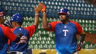 ¡La LVBP volvió y la samba sonó primero! Tiburones impone su poder sobre Magallanes