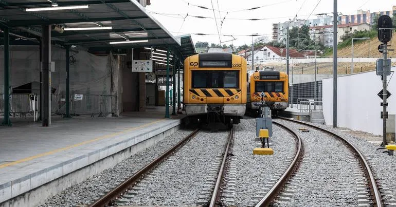 Gaia. Linha do Norte cortada após atropelamento ferroviário