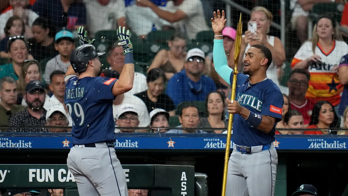 Raleigh extends Mariners’ lead with moonshot for 13th homer of season