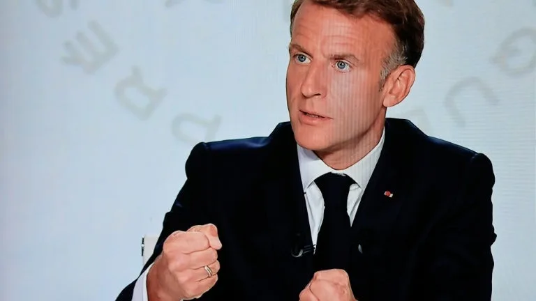 Violences du 17 octobre: Emmanuel Macron s'adressera aux Français ce dimanche soir