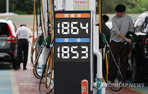 석유 최고가격 다시 동결…100달러대 고유가에도 물가 고려