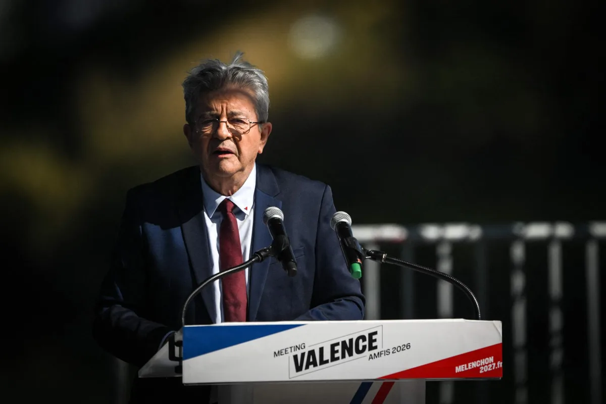 Ecorégions, « conscription écologique », sortie du nucléaire… Que vaut le programme écolo de Mélenchon ?