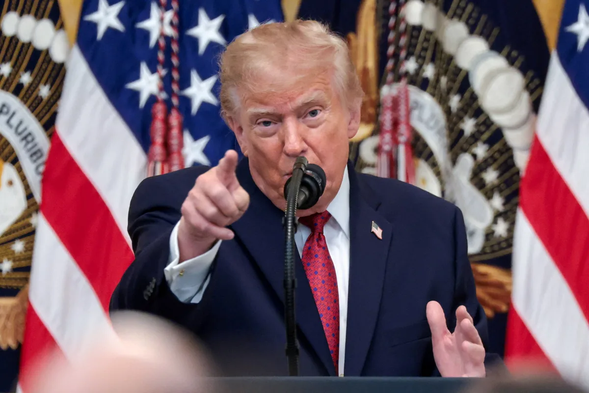 "Une défaite de Trump pourrait le rendre totalement incontrôlable" : le mauvais pressentiment de David Frum, ex-plume de Bush