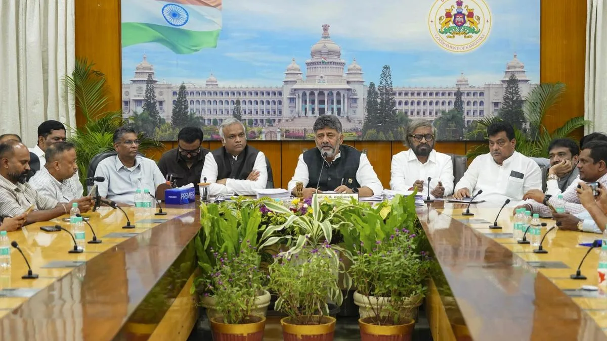Karnataka Chief Minister D.K. Shivakumar cautions Ministers against possible ‘sting operations’