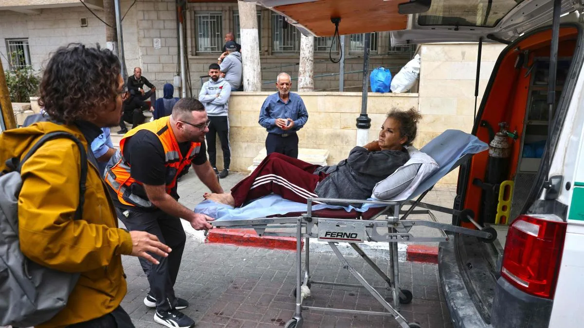 Colonos israelíes atacan a diplomáticos europeos durante la cosecha de la aceituna