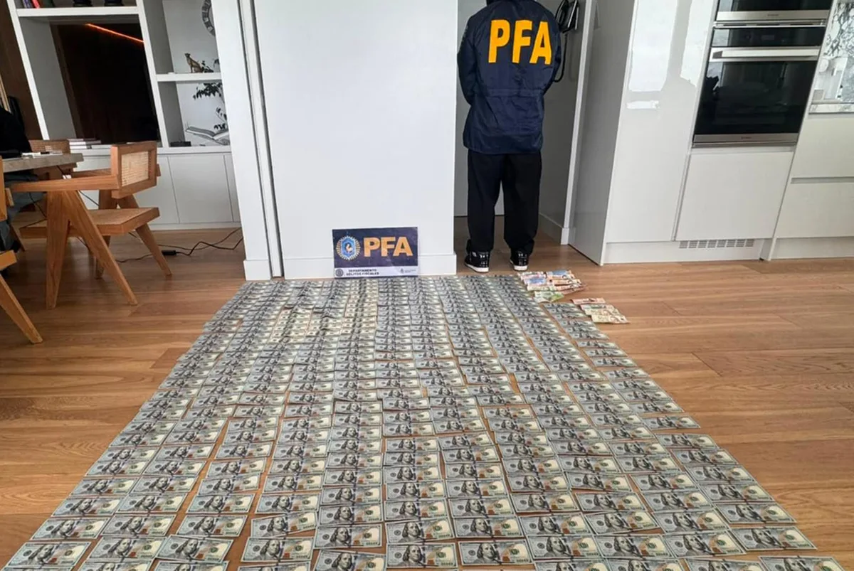Escaneaban ojos y robaban datos: una funcionaria judicial presa en una causa donde se investiga el lavado de $27 mil millones