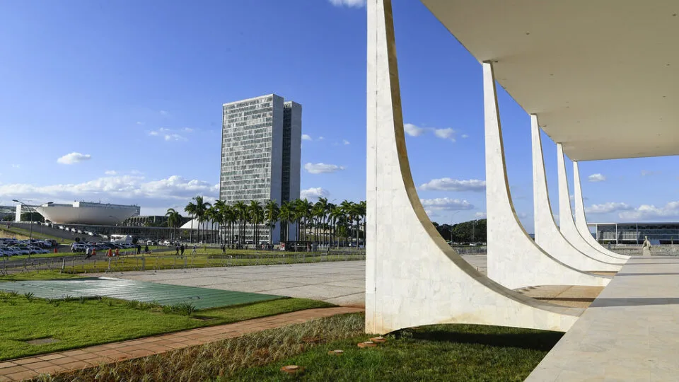 Polícia Federal analisa câmeras do Senado para descobrir origem de vazamentos