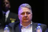 Mendonça leva ao plenário físico julgamento sobre lucros no exterior