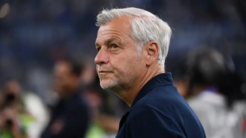 "Je les ai même trouvés d'une grande patience": Genesio comprend l'amertume des supporters marseillais avant OM-PSG