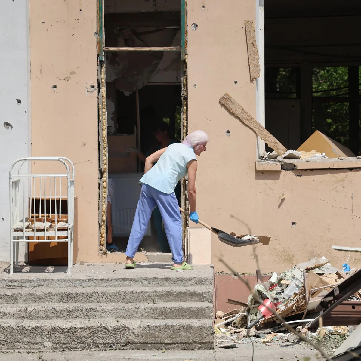 Ukraine-Krieg - Behörden: Ein Toter bei russischem Angriff auf Cherson