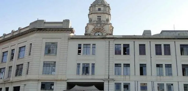 SP: Estação Júlio Prestes fecha após descarrilamento de trem sem passageiro