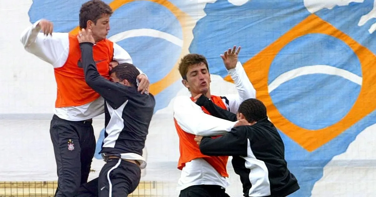 Fue compañero en Corinthians y recordó la fuerte pelea de Tevez en un entrenamiento: "Perdió los estribos”