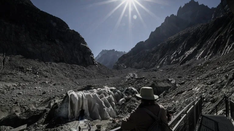 "On est sur une année record": en Savoie et en Haute-Savoie, les glaciers continuent de fondre