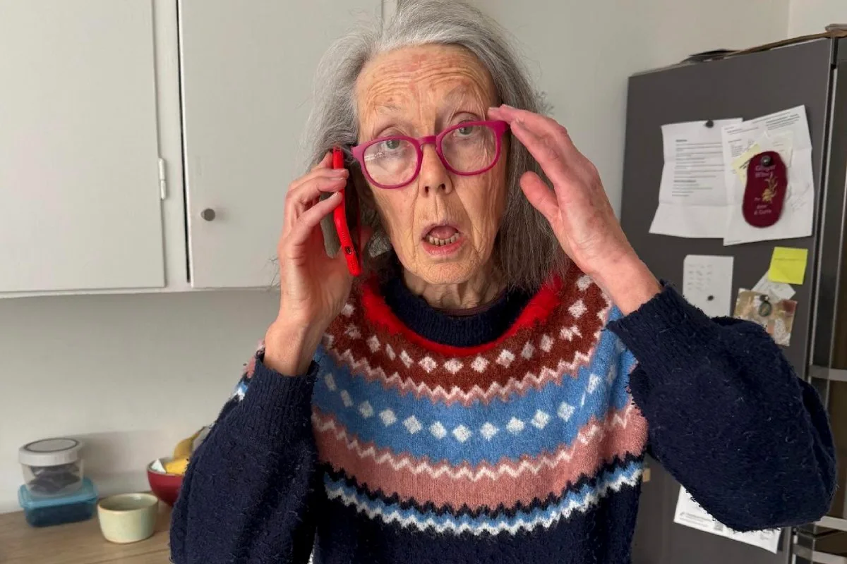 Anne Carson, tras conocer el Nobel de Literatura: "La poesía es más útil que la prosa ahora, porque todo el mundo tiene prisa. Es buena porque es breve"