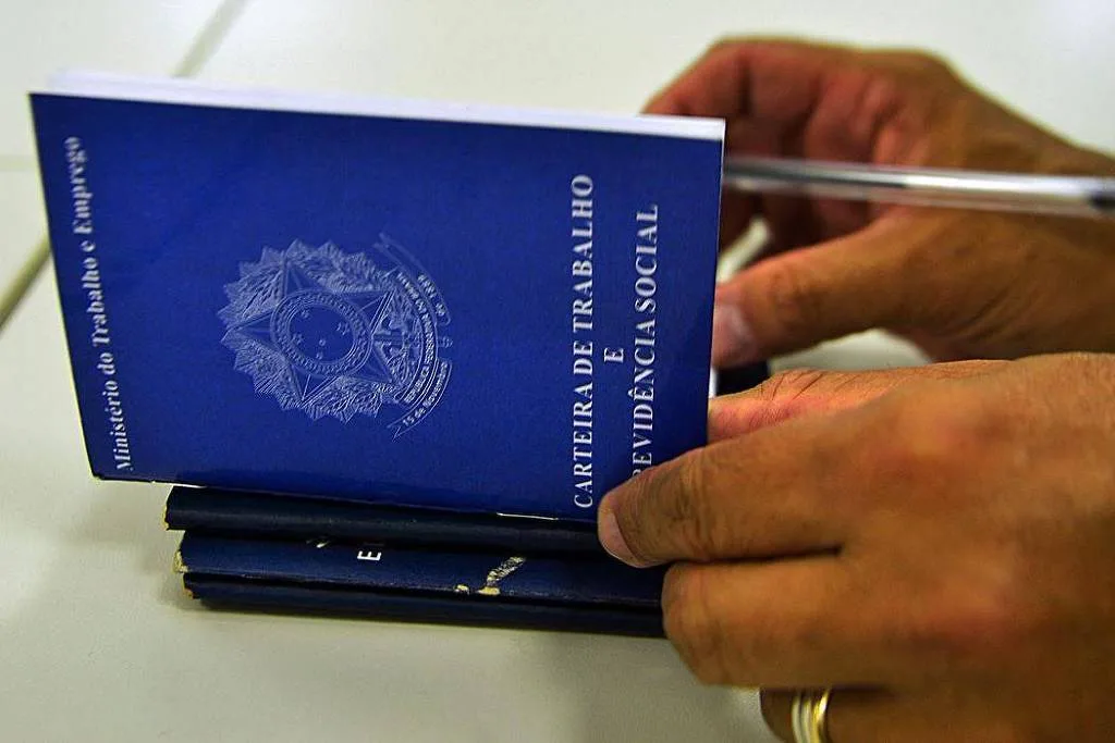 Renda do trabalhador se aproxima do salário mínimo em sete estados do Nordeste, diz estudo