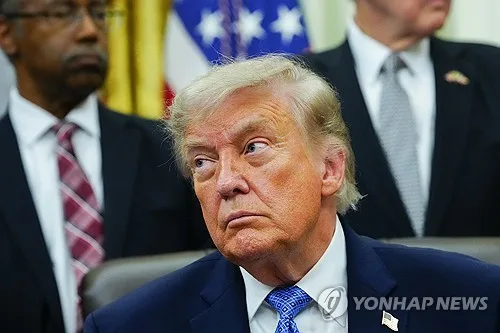트럼프 "CNN·폴리티코·MSNOW 백악관 출입 금지"