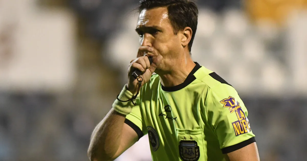 Tras el gol anulado en Junín, Pablo Dóvalo, el árbitro más cercano a Chiqui Tapia, dirigirá a River en Córdoba: sus polémicos antecedentes