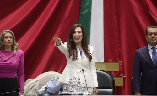 Reconocen labor de Kenia López como presidenta de la Cámara de Diputados; cargo será renovado el 1 de septiembre