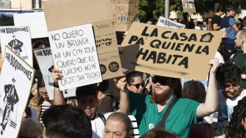 El CIS fija la vivienda a la cabeza de las preocupaciones en España y la inmigración cae pese a la crisis de Ceuta