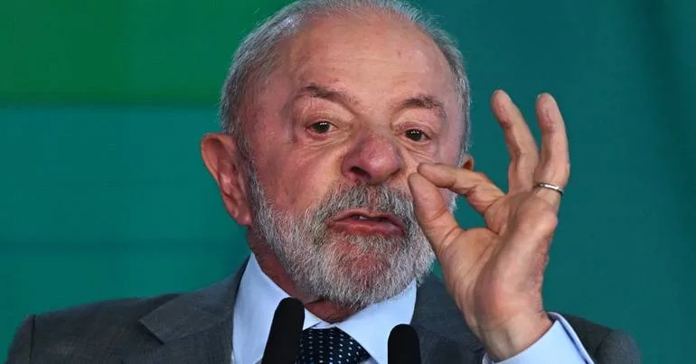 Lula diz a pastores que recusa fazer política em igrejas