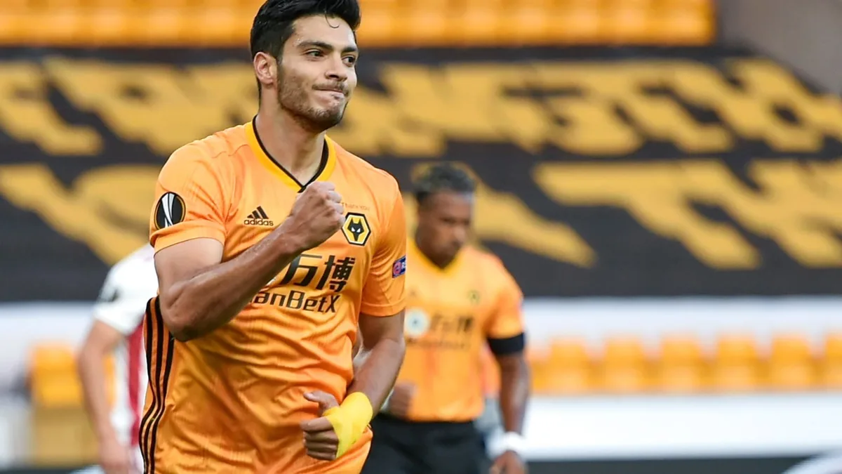 Raúl Jiménez será operado de la rodilla y estará fuera de las canchas hasta 2027
