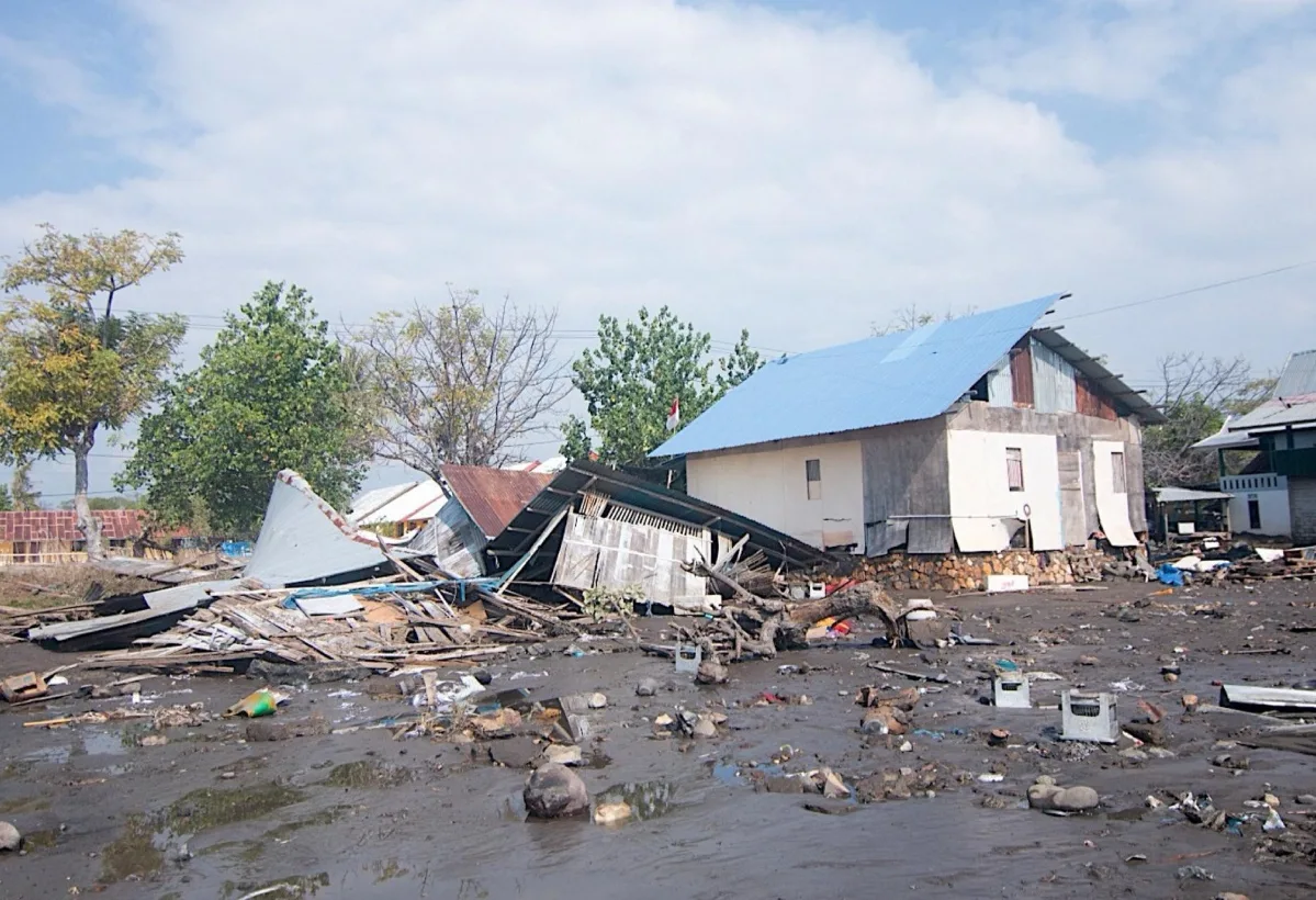 Elevaron a 53 el número de muertos y 135 los heridos tras terremoto de 7,7 en Indonesia