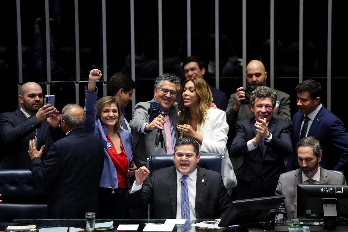Quando começa a valer o fim da escala 6x1? Entenda etapas até redução da jornada de trabalho
