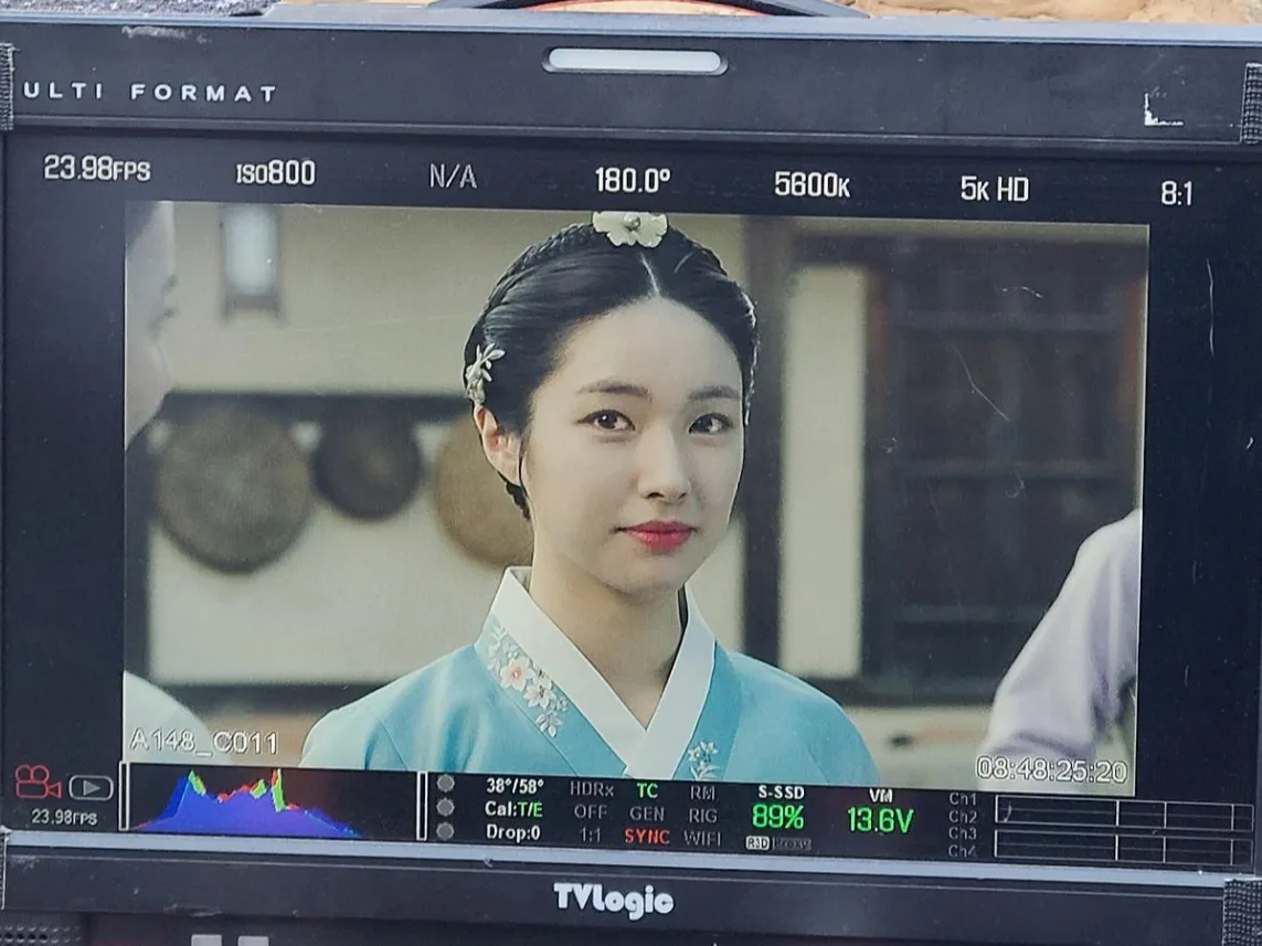 하영, 증조부 “조선 옷 안 입어”→100년 후 28세에 “생애 첫 한복” [SD이슈]