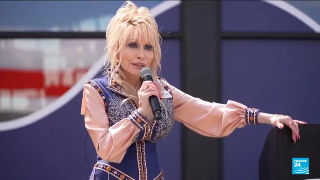 Dolly Parton, légende américaine de la musique country et "figure fédératrice", s'éteint à 80 ans