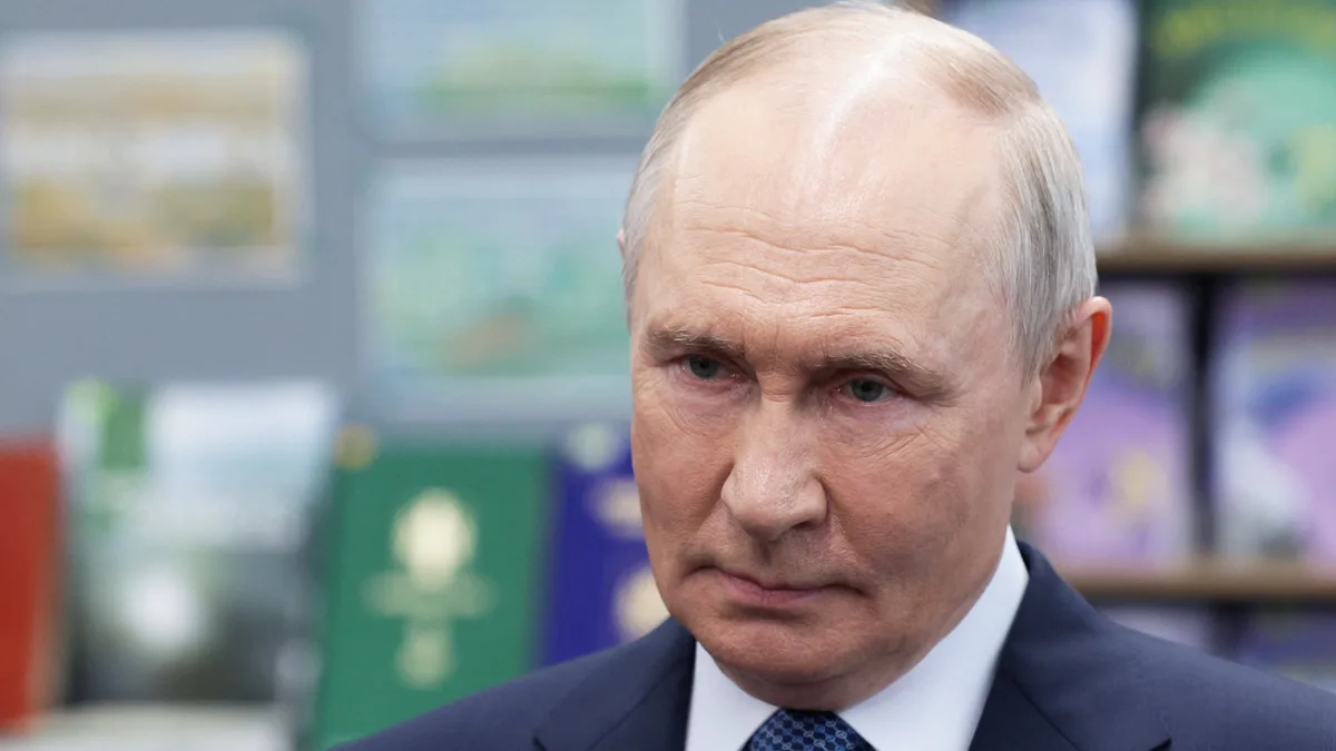 Desperate Putin Sends Guards to Help Conceal Humiliating Crisis