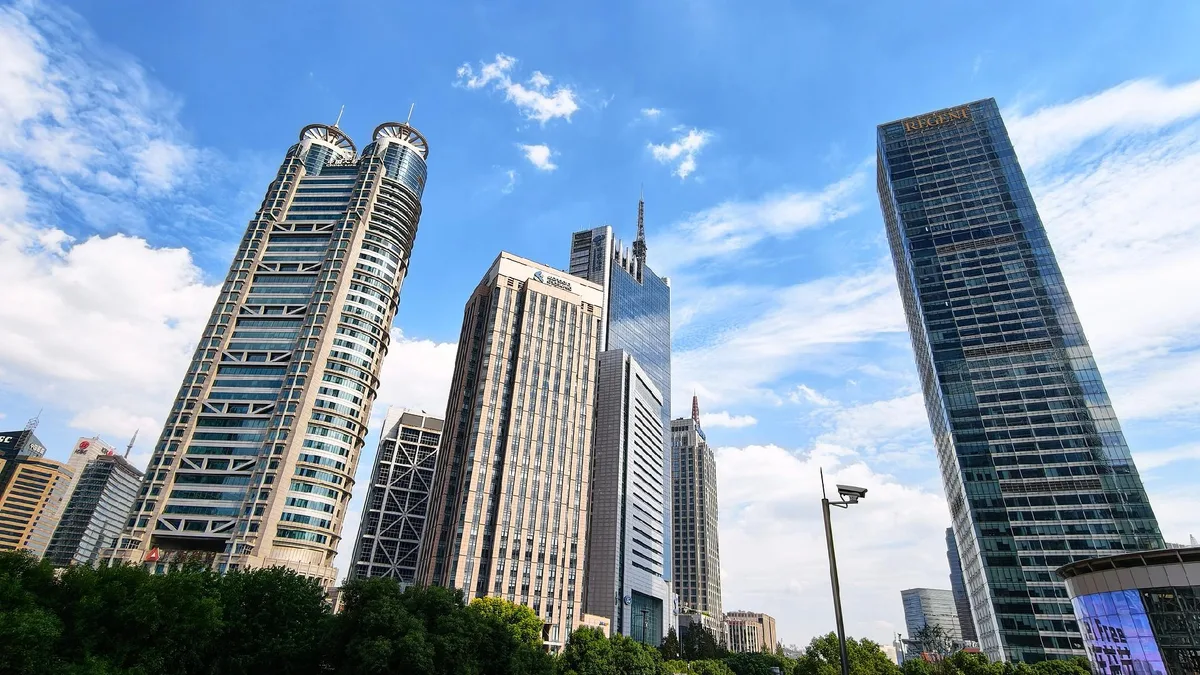 CSRC holds expert forum on capital market and financial landscape